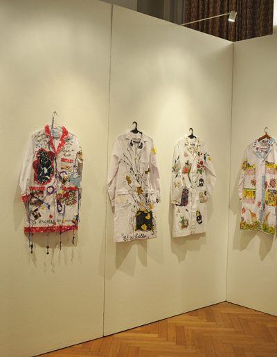 camino-por-las-artes-novedades-guardapolvos-huellas (1)